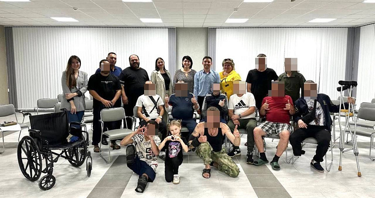 Женсовет организовал в реабилитационном центре концерт для участников СВО