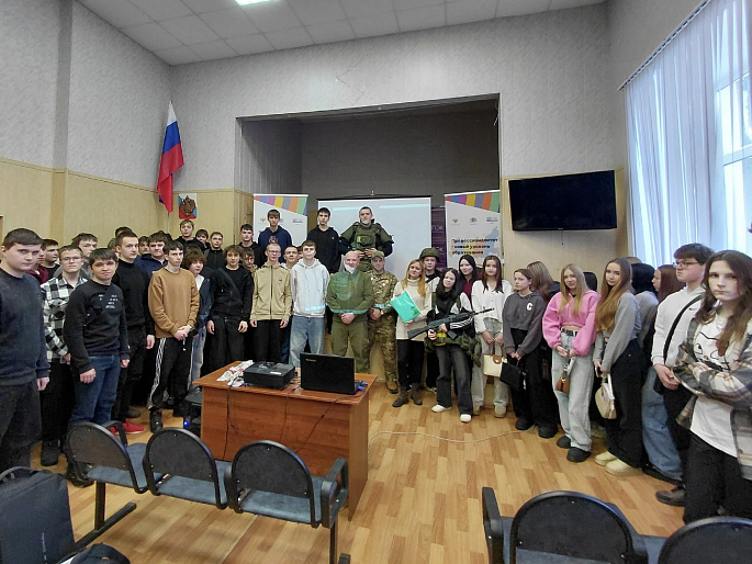 Шуйский женсовет организовал встречу студентов колледжа с бойцами спецоперации