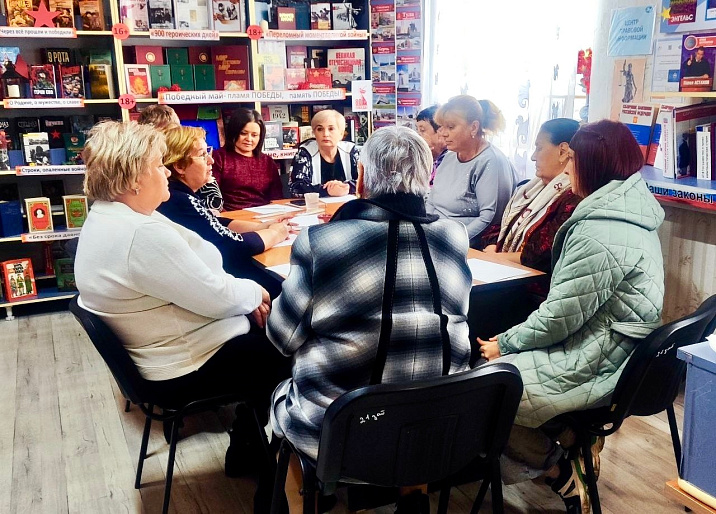 Психологи Энгельсского женсовета оказывают помощь семьям погибших бойцов