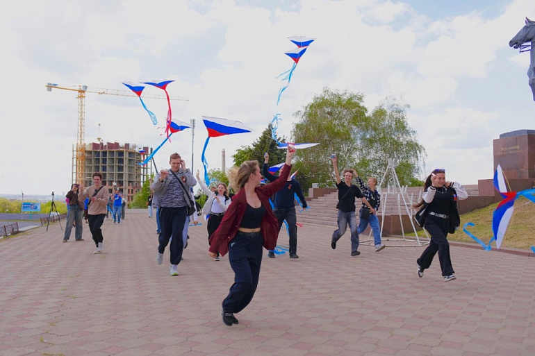 Луганские союзницы - соорганизаторы масштабных акций в честь Дня ЛНР