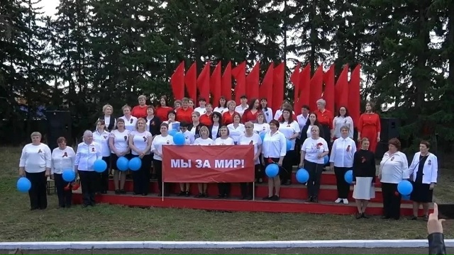 «Нет - войне!» Матери Кутуна выразили твёрдую позицию у обелиска героям Великой Отечественной