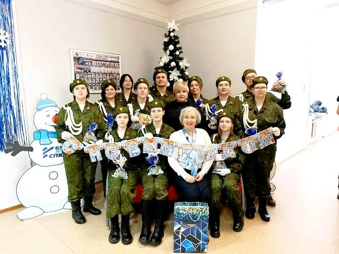 Женсоветы Томской области дарят новогодние подарки юным землякам