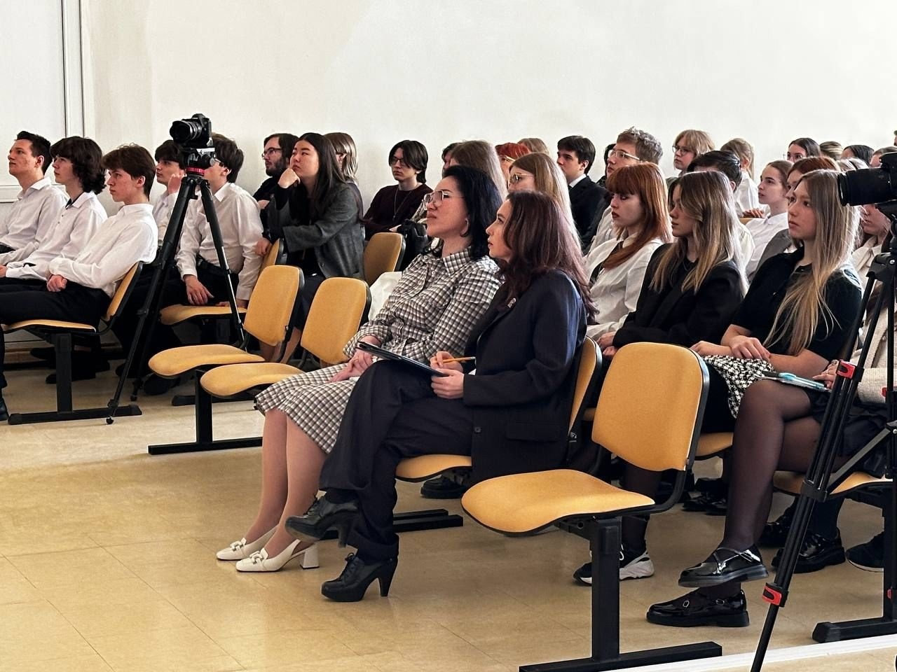 image_0 image_0