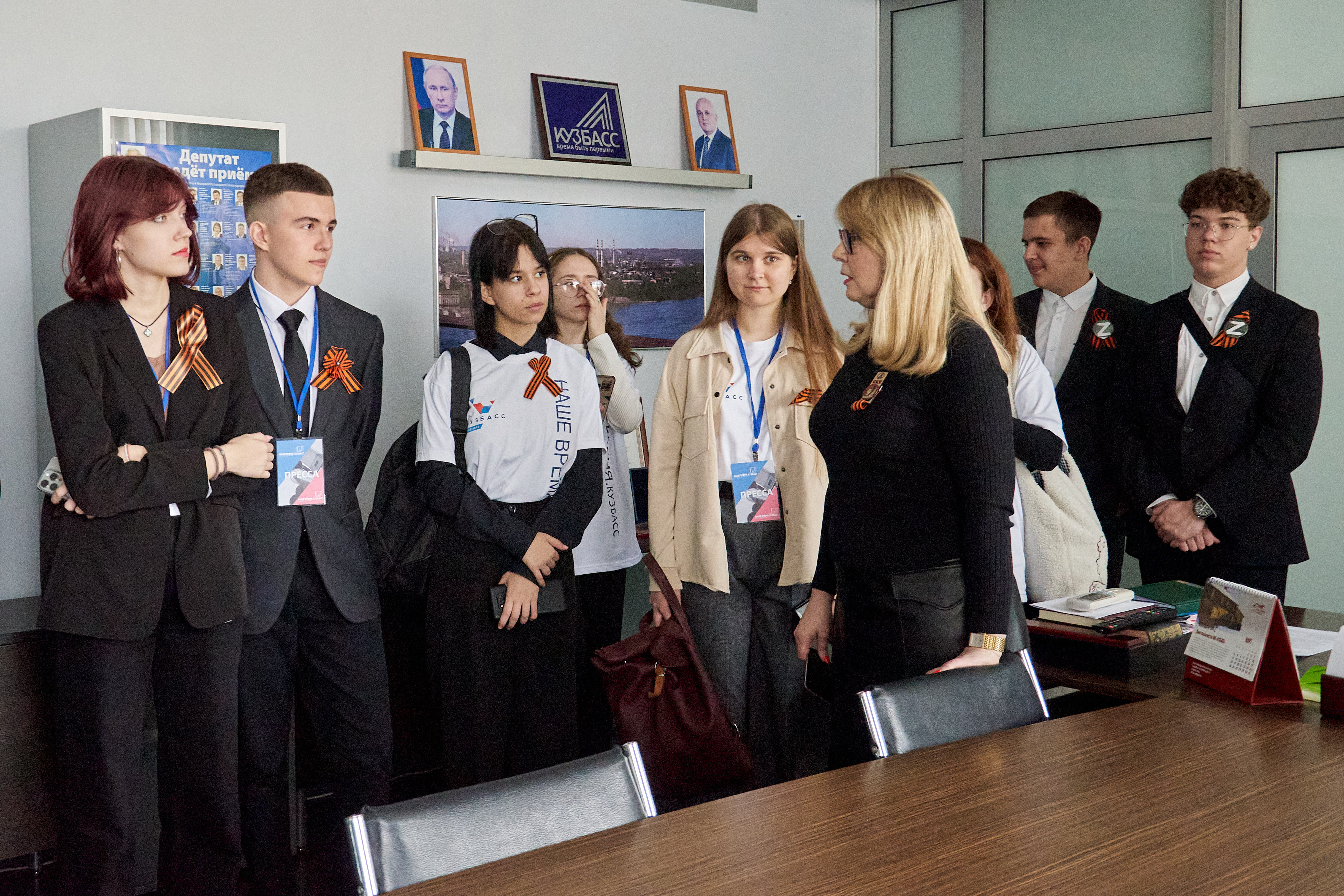 image_0 image_0