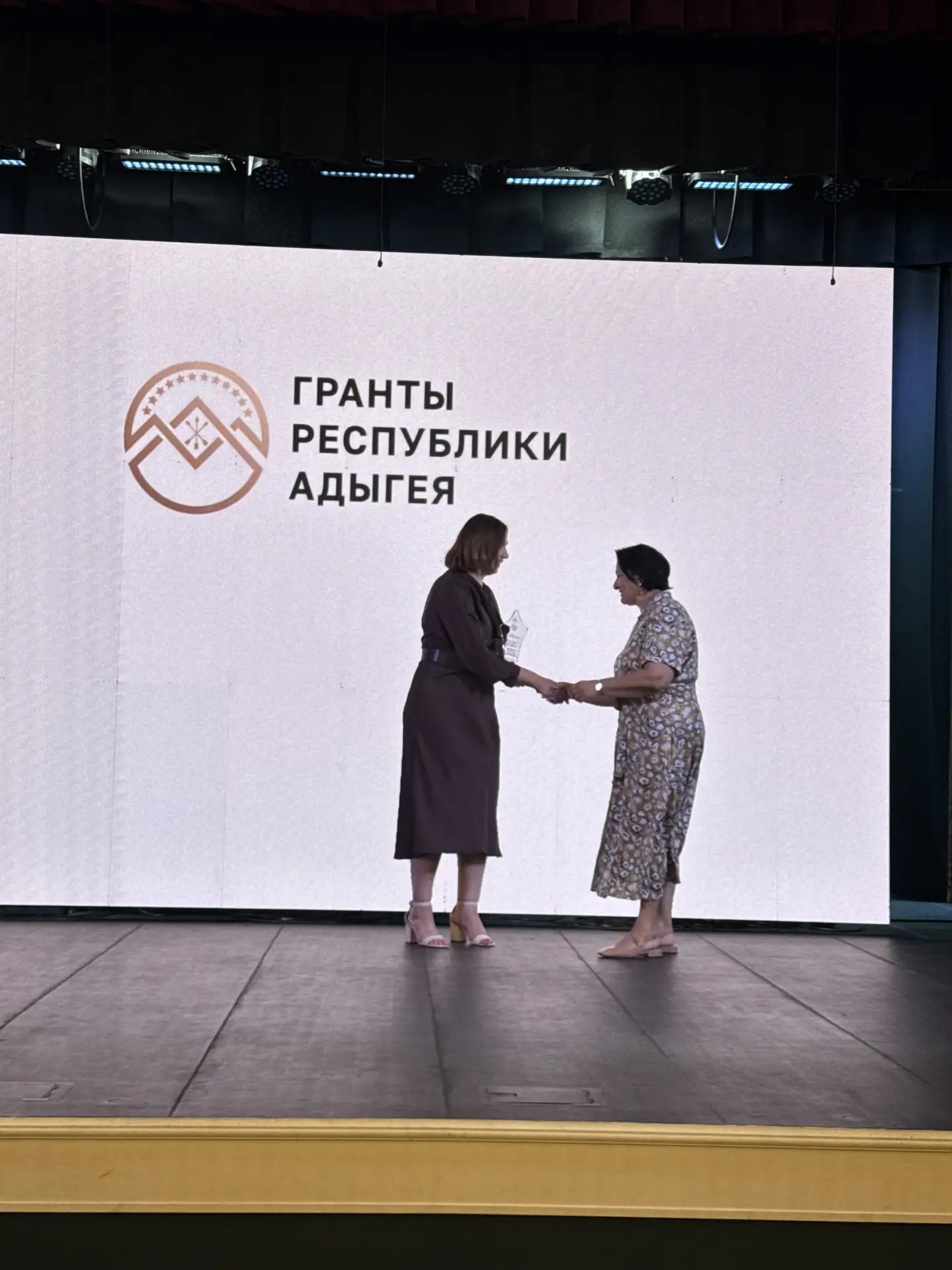 image_0