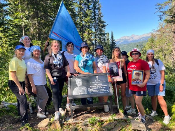 Калтанские подруги покорили Вершины воинской славы