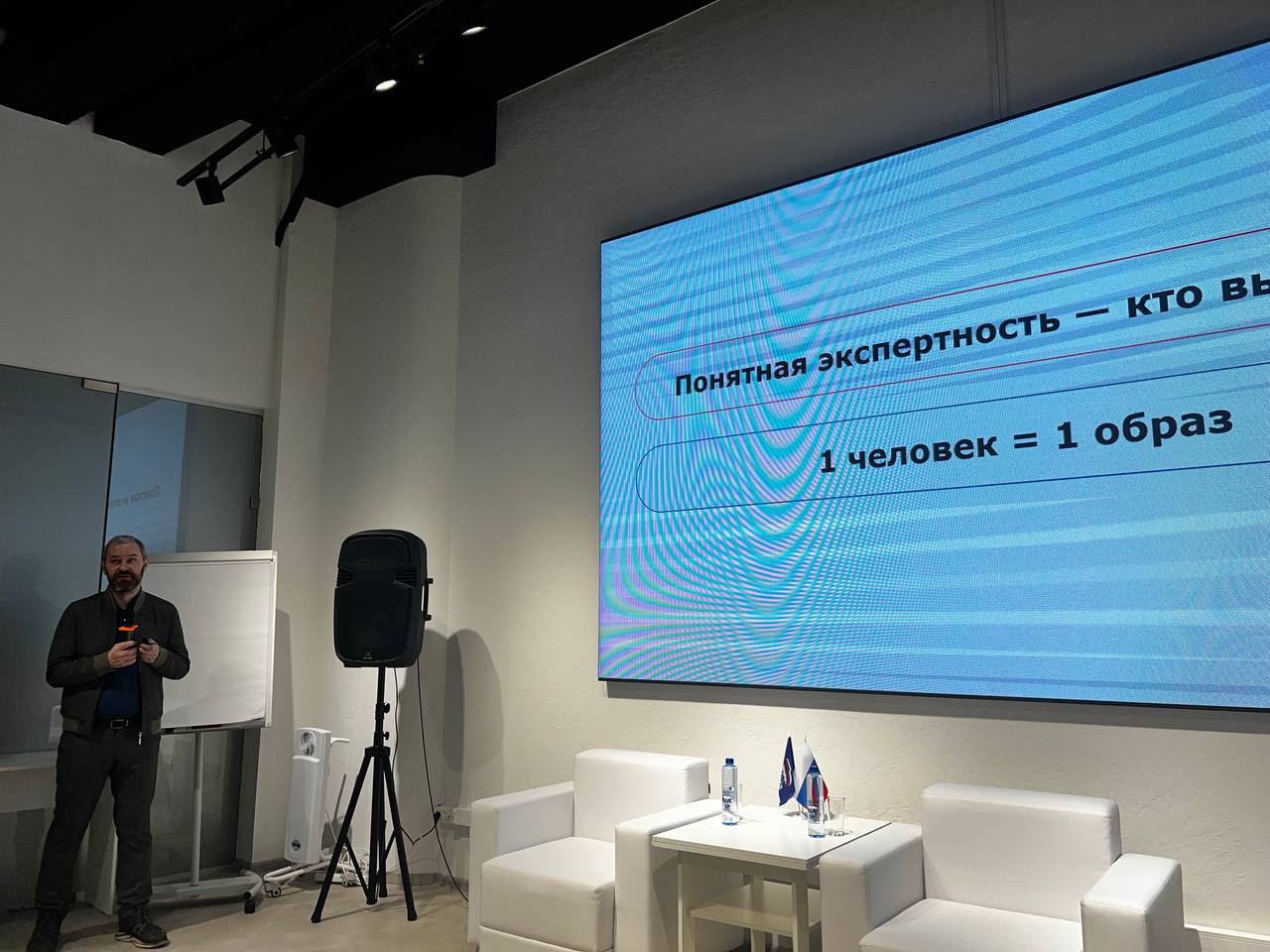 image_0 image_0