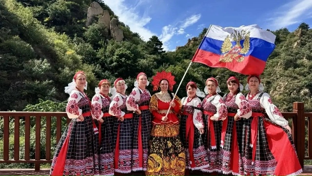 Новосибирские женсоветы достойно представили российскую культуру на международных фестивалях