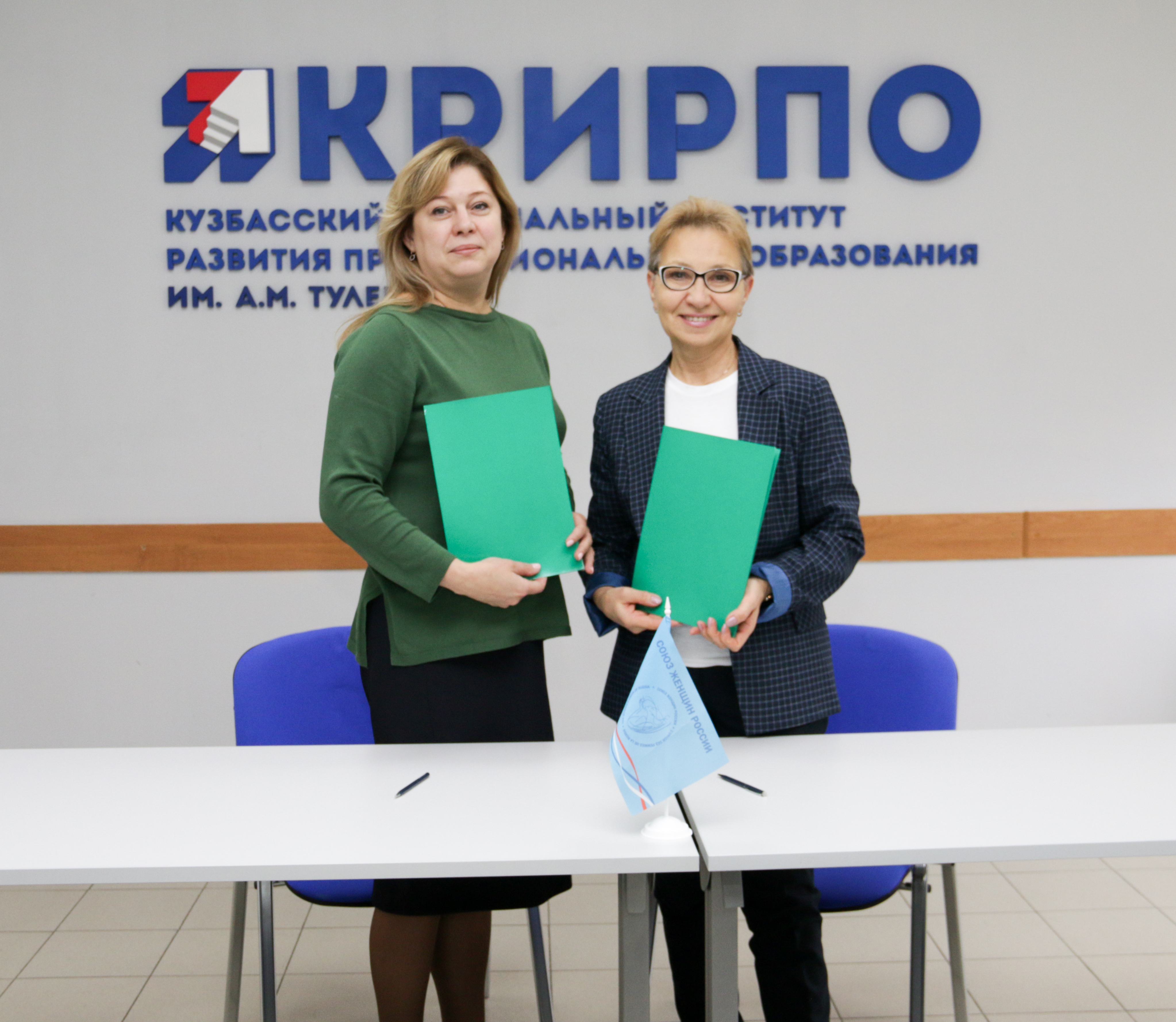 image_0 image_0