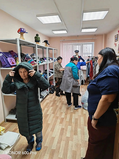«Подари своё тепло»: благотворительная акция женсовета У-УАЗ помогает нуждающимся