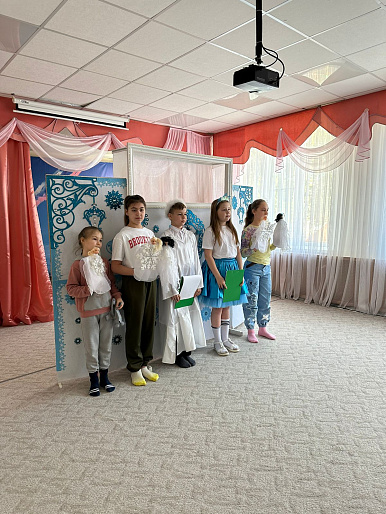 Сказочные герои - в гостях у дошколят