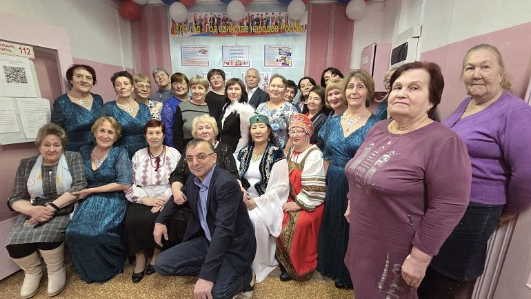 В Год единства народов России женсовет поселка Улькан организовал «Хоровод дружбы»