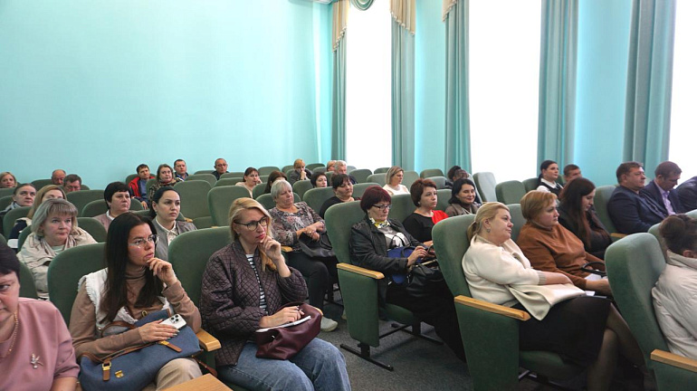 Союзницы Добринского района - на встрече по внедрению корпоративного демографического стандарта