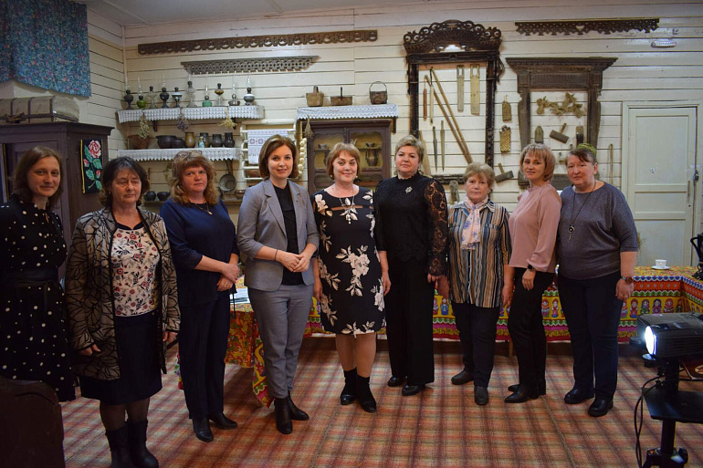 Ольга Хитрова встретилась с жителями Большого Села