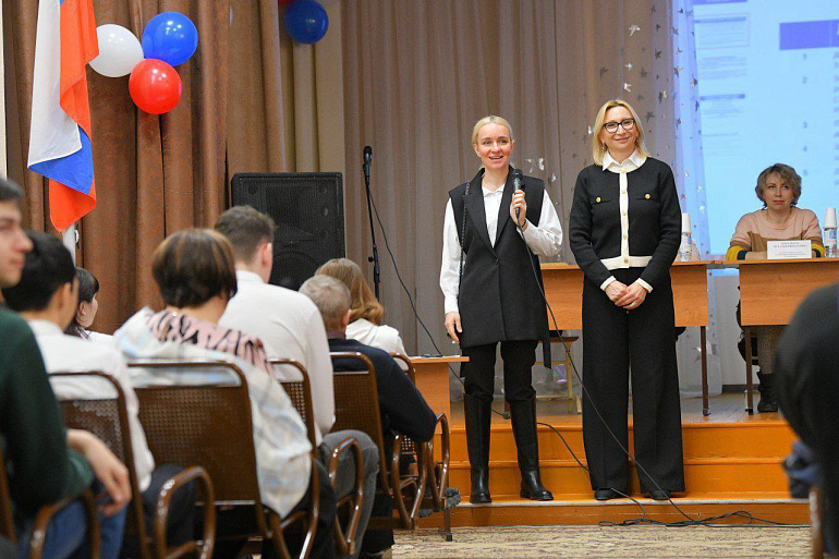 «Демографический десант» стартовал в Таврическом районе