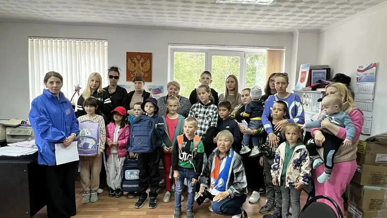 На Сахалине прошла акция «Собери ребёнка к школе»