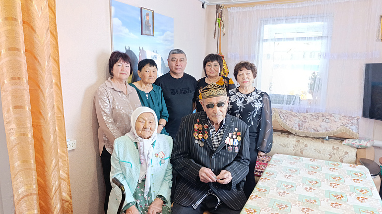 Дергачевский женсовет чествует заслуженных земляков