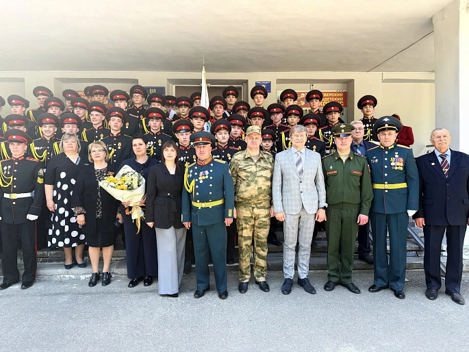 "Прощание со знаменем" прошло в Северском кадетском корпусе