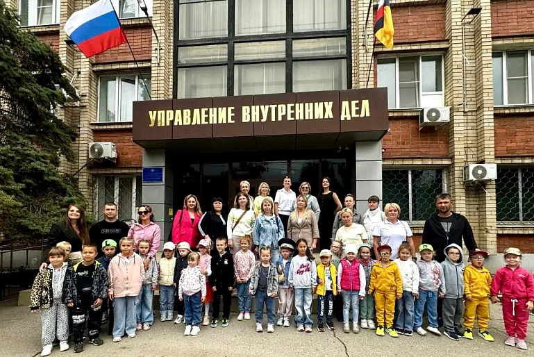 Юным патриотам рассказали о работе полицейских