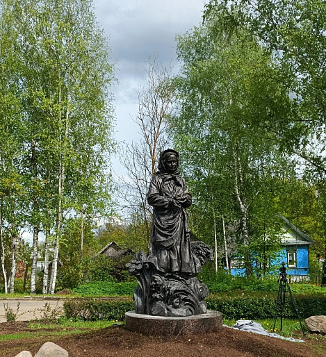 Памятник фольклорной певице открыт по инициативе союзниц