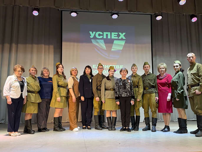 В Гжели почтили память героинь войны