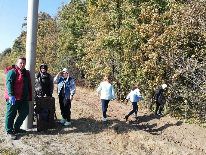 Активистки Белгородского женсовета вышли на осенний субботник 