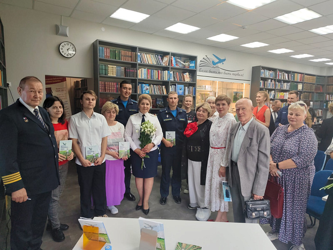 Щелковские активистки провели презентацию книги «Мечта – покорить небо»