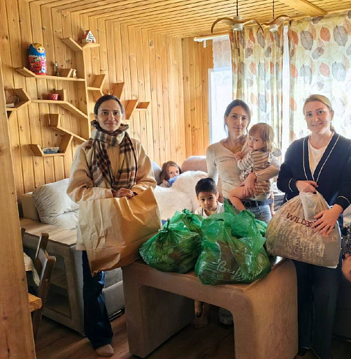 Союз женщин Омской области продолжает помогать семьям в сложных ситуациях