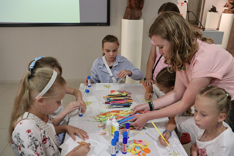 На крыльях любви и мужества. Семейный праздник в Музее Эрьзи