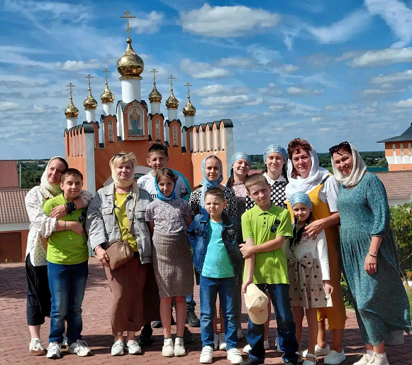 Душевный день в Покровских Селищах провели воспитанники приюта «Надежда»