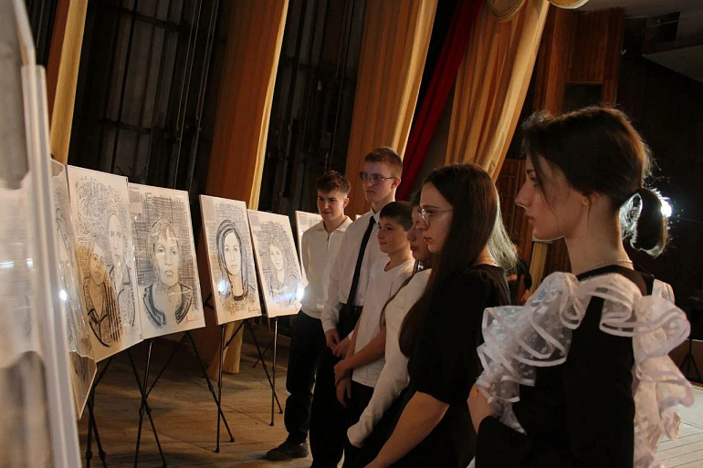 Женсовет Туркменского округа поддержал открытие выставки «Ангелы войны»