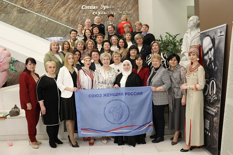 В Мордовии вручили медали и почетные грамоты Союза женщин России