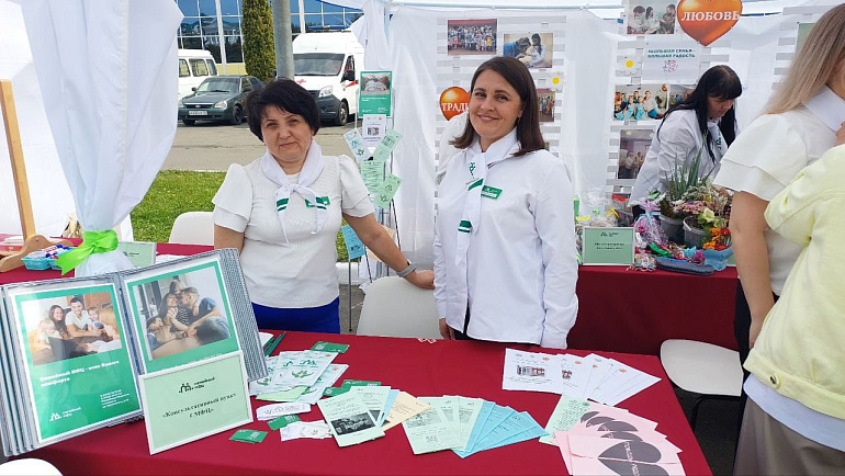 На молодежном фестивале активистки Союза женщин Мордовии представили площадку «Активное долголетие»