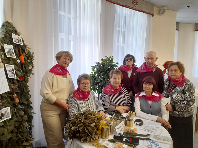 В День пожилого человека награды получили "серебряные" волонтеры Оршанского женсовета