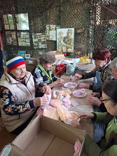 "Серебряные" волонтеры Ковылкинского района помогают нашим защитникам