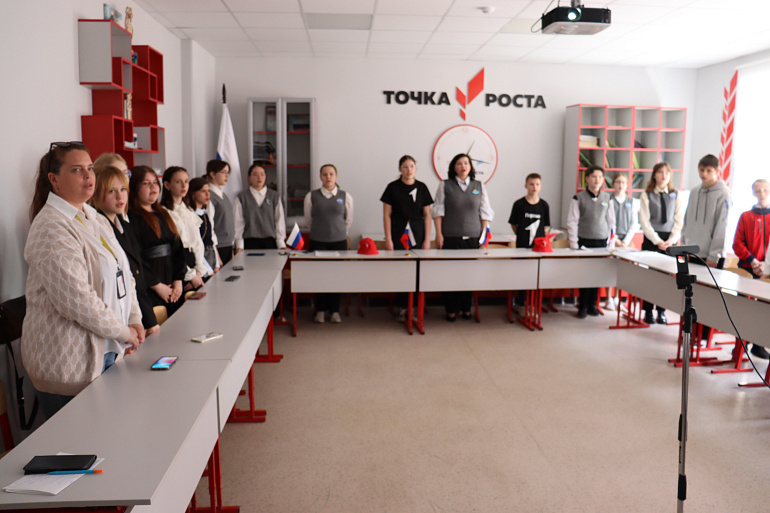 Среднеахтубинский женсовет провел онлайн-встречу школьников со сверстниками из Беларуси