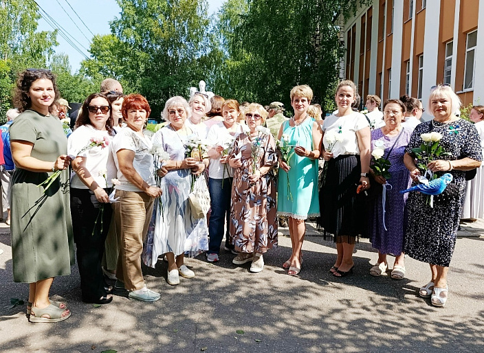 Члены Союза женщин Коми почтили память погибших детей Донбасса