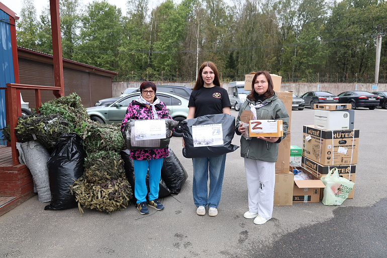 Заневский женсовет отправил "за ленточку" десятый гуманитарный конвой
