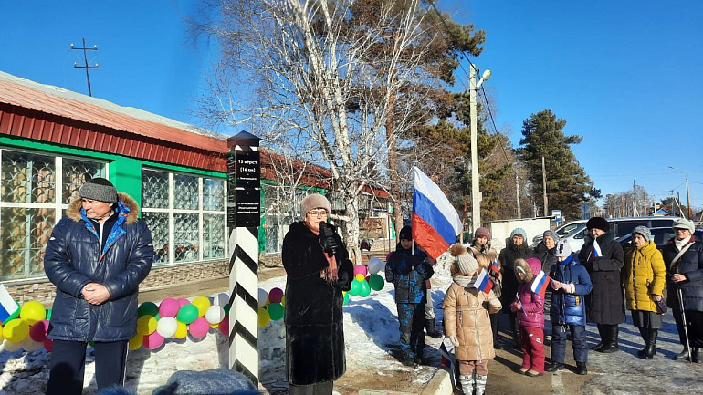 В селе Усть-Ивановка установили памятный столб
