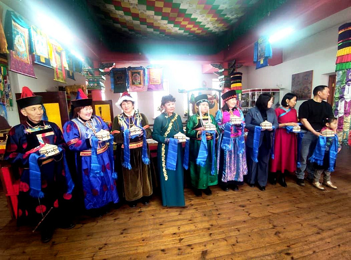 В Забайкалье проходит  конкурс по изготовлению бурятской национальной одежды