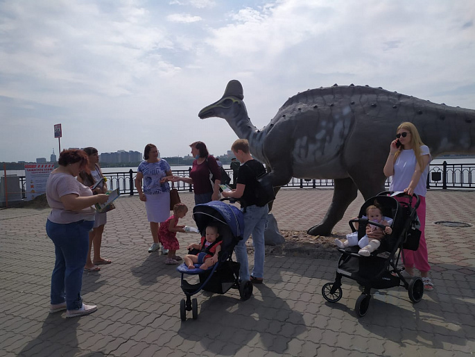 Участницы акции «Мамаход» побывали там, где жили динозавры