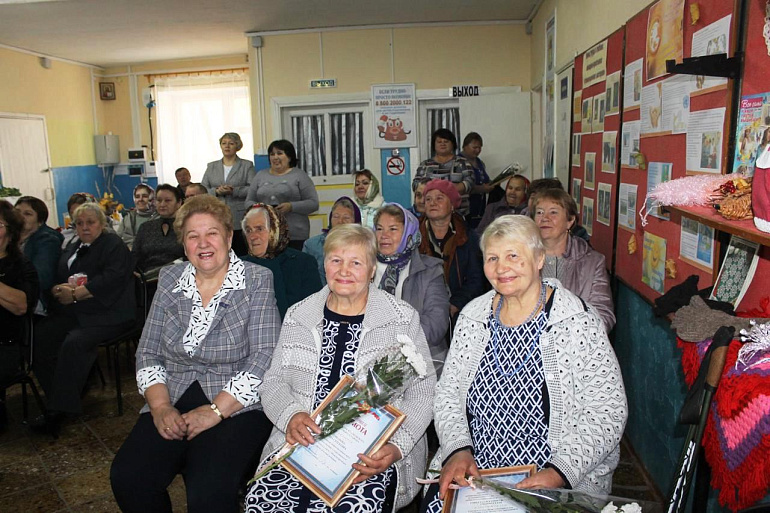 Есть женщины в русских селеньях...