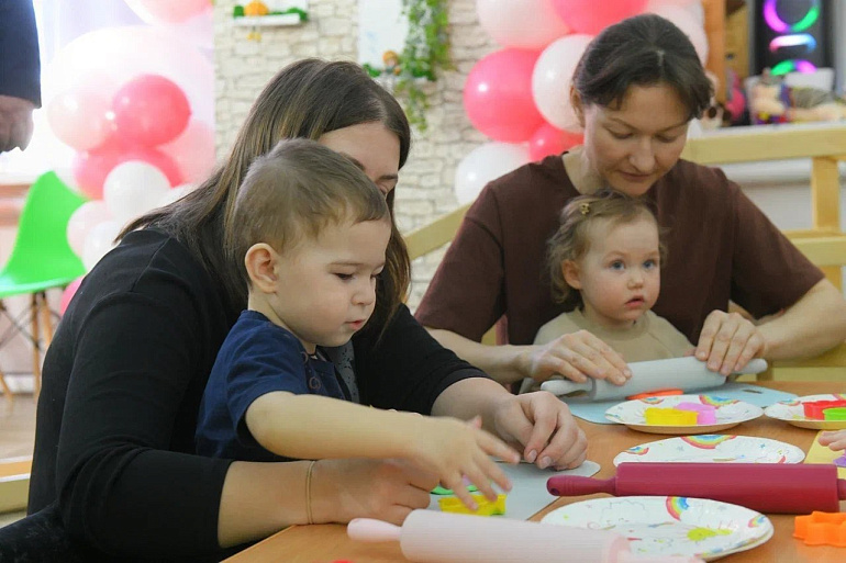 «Демографический десант» высадился  в Тюкалинском районе
