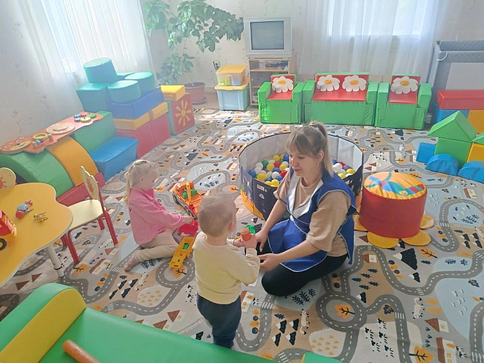 Совет женщин Предгорного района помогает молодым родителям в уходе за детьми