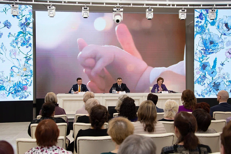 Вдохновение и поддержка: Глава Марий Эл встретился с женщинами республики