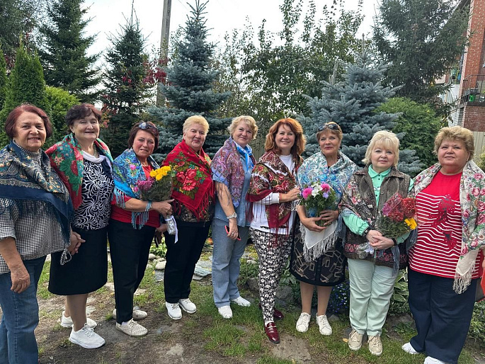 Поэтическая встреча клуба ветеранов «Волковские женщины» - вдохновение, дружба и тепло