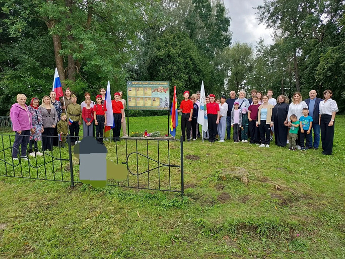 В посёлке Февральский установлен мемориал в память о первых переселенцах