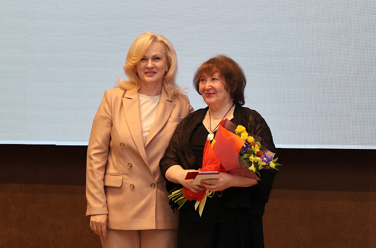 Рязанским союзницам в канун Общероссийского дня библиотек вручены заслуженные награды