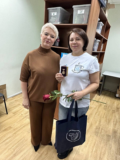 Участнице Новоуренгойского женсовета Марине Махалиной вручена медаль Союза женщин России