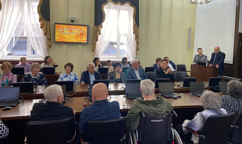 Бурятские союзницы приняли участие в чествовании ветеранов Народного Хурала республики